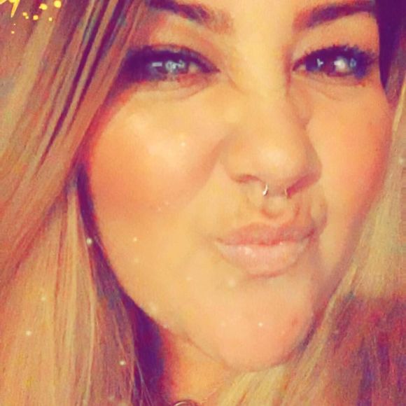 Meet your Posher, Cindy - Picture 1 of 1